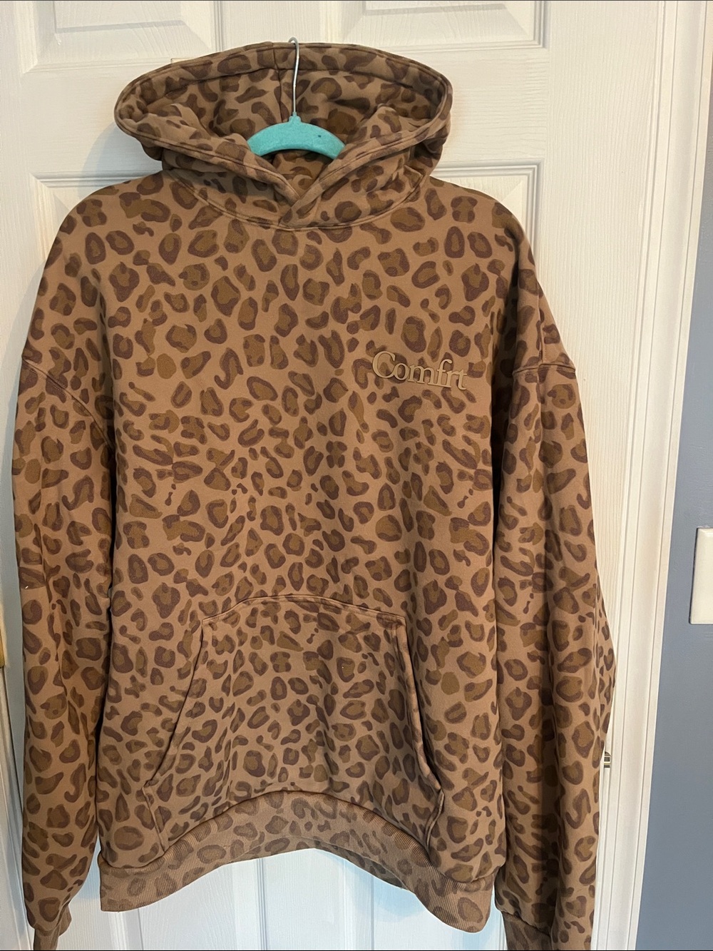 Comfrt Leopard Print Hoodie - Brown